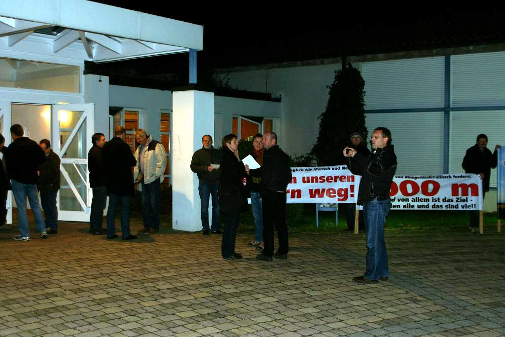 Fotostrecke "Bürgerbeteiligung zum Thema Windkraft in Neuensteins Stadthalle"