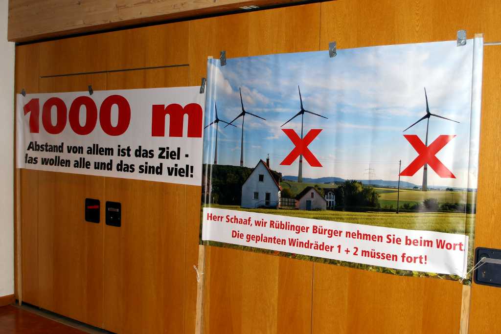 Fotostrecke "Bürgerbeteiligung zum Thema Windkraft in Neuensteins Stadthalle"